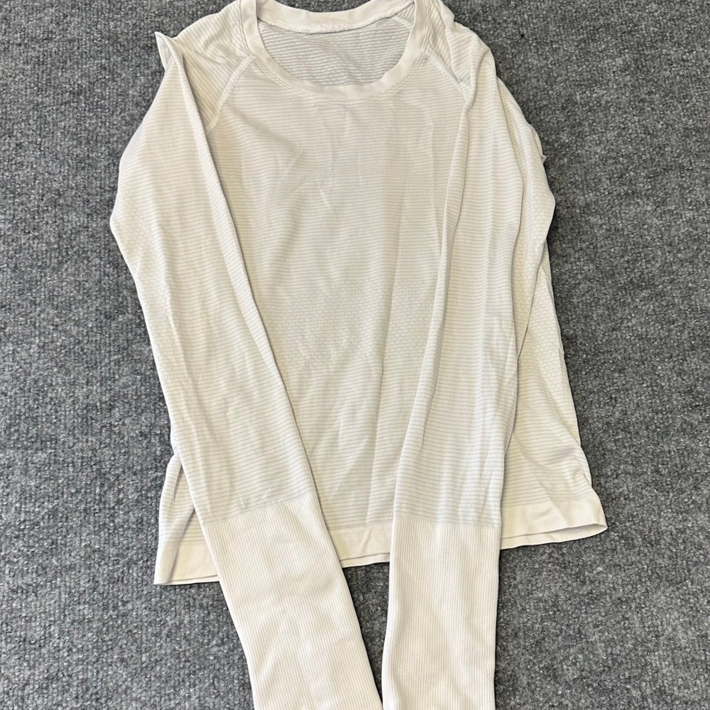 Lululemon Swiftly Tech Womens Size 4 White Long Sleeve Athletic Mesh Run Shirt